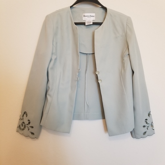 Danny & Nicole 3 piece Suit - Picture 2 of 6